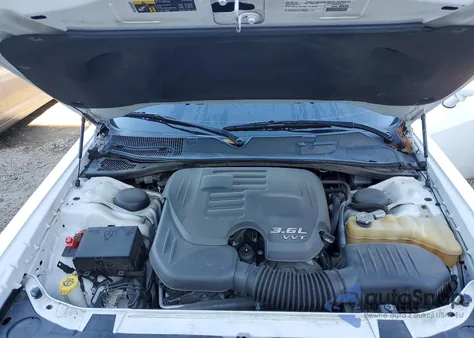 2019 Dodge Challenger Sxt z USA, uszkodzony, nr VIN 2C3CDZAGXKH551329